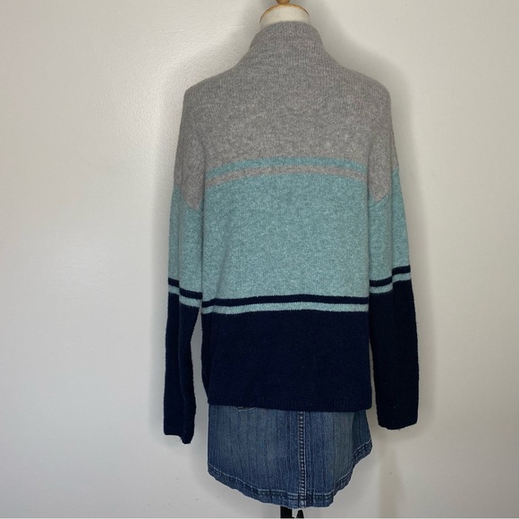 Grey and blue striped turtleneck sweater - Picture 4 of 5
